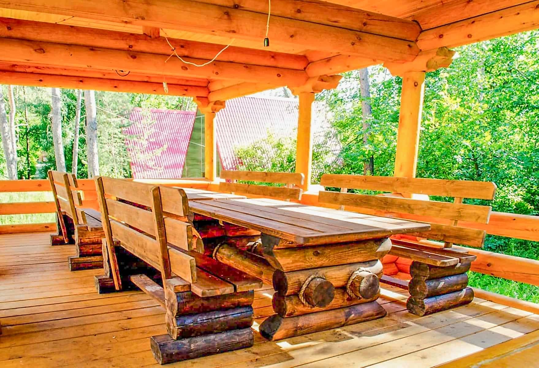 Площадка под открытым небом исполненная в стиле средневековой крепости, для проведения массовых мероприятий. БО "Надежда" г. Алматы