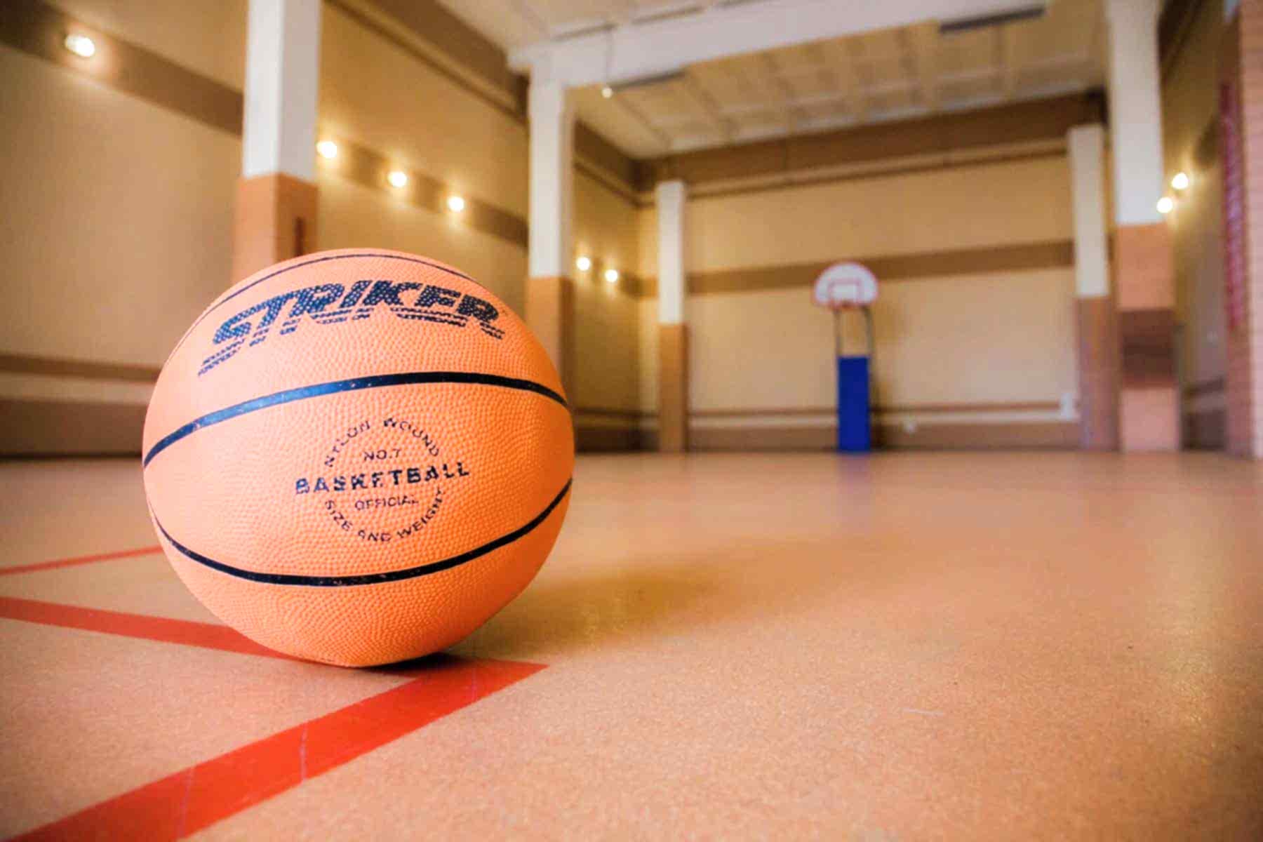 Площадка под открытым небом исполненная в стиле средневековой крепости, для проведения массовых мероприятий. БО "Надежда" г. Алматы