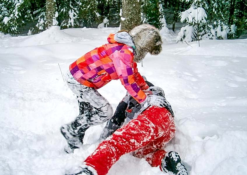 Детский лагерь в Алматы на зимние новогодние каникулы в Детском оздоровительном лагере "Надежда" - это незабываемый отдых на природе и творчество для Ваших детей.